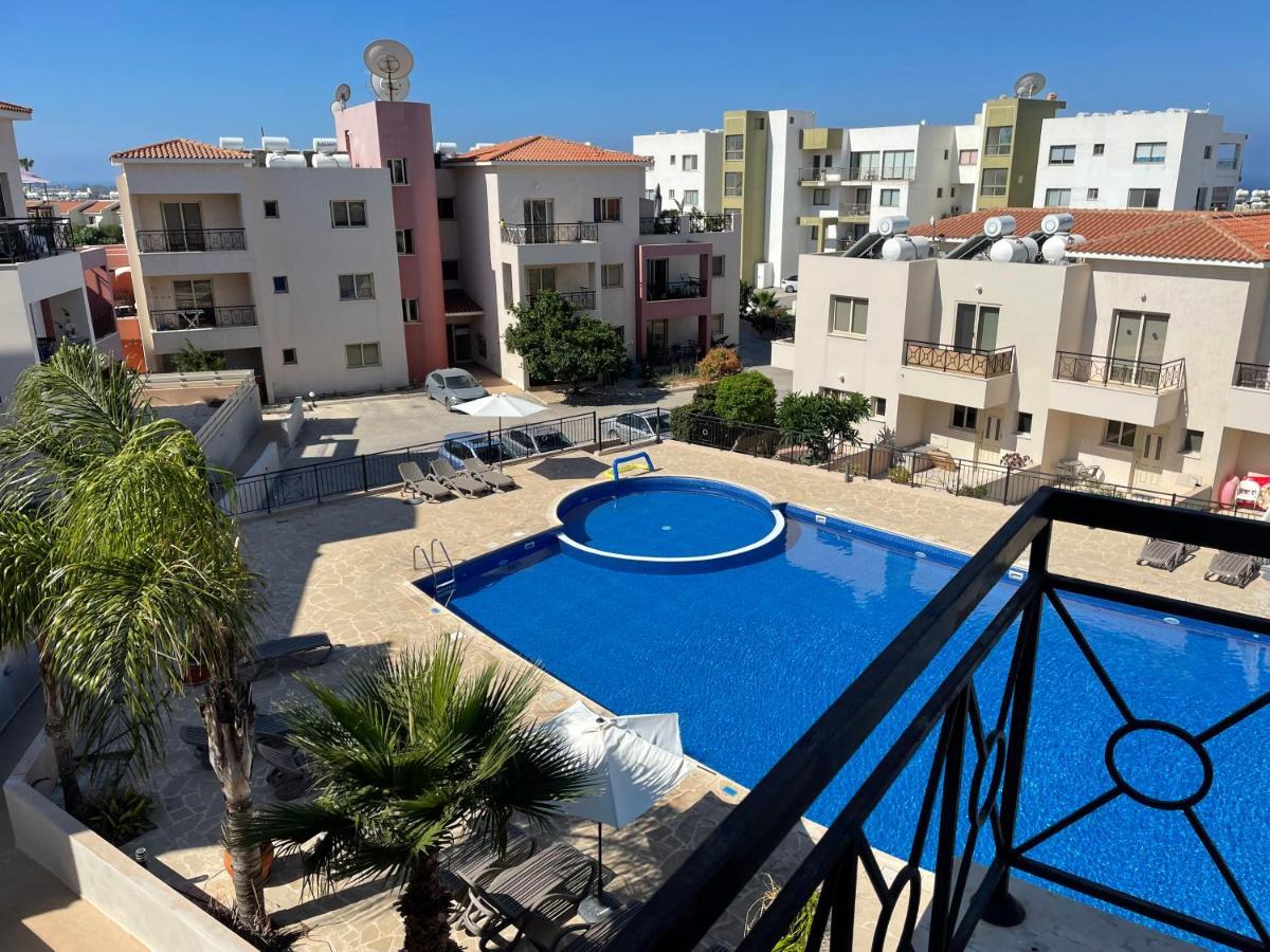 Kings Resort 1 Bedroom Apartment Пафос Екстер'єр фото