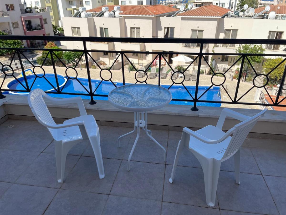 Kings Resort 1 Bedroom Apartment Пафос Екстер'єр фото