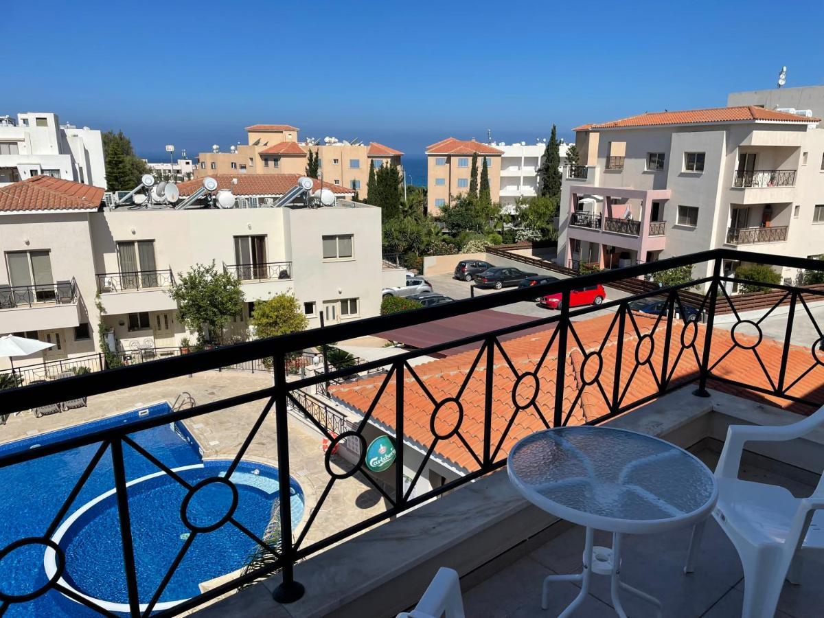 Kings Resort 1 Bedroom Apartment Пафос Екстер'єр фото