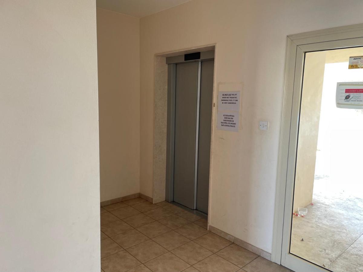 Kings Resort 1 Bedroom Apartment Пафос Екстер'єр фото