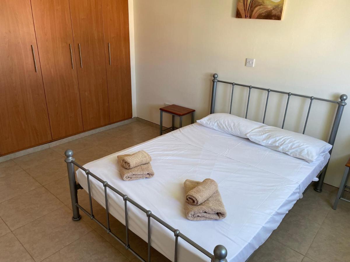 Kings Resort 1 Bedroom Apartment Пафос Екстер'єр фото