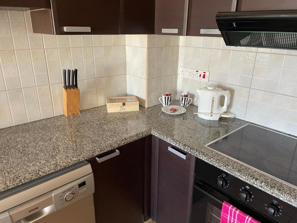 Kings Resort 1 Bedroom Apartment Пафос Екстер'єр фото